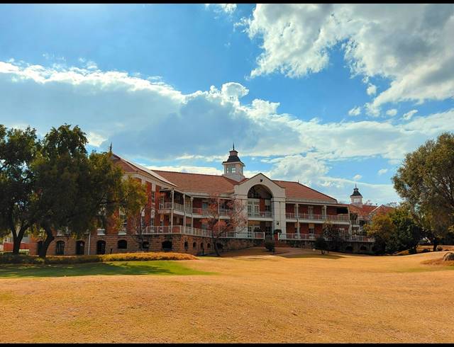 1,462M² OFFICE FOR SALE IN WITKOPPEN
